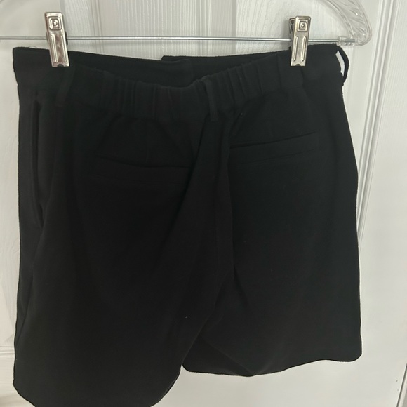 Richer Poorer Shorts - Picture 8 of 9